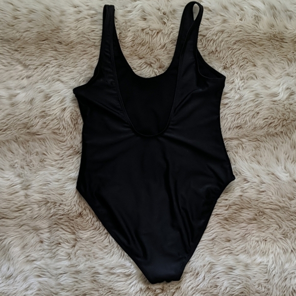 Classic black bathing suit - Picture 7 of 8